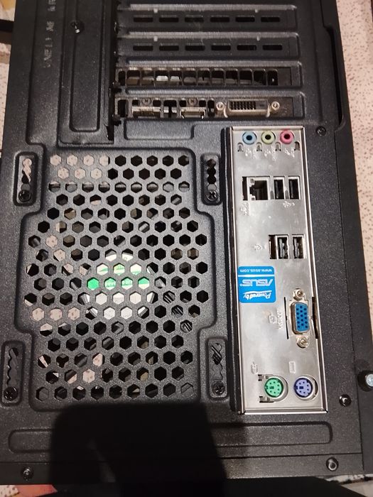 Troco DUAS TORRES Por um PORTATIL em bom estado