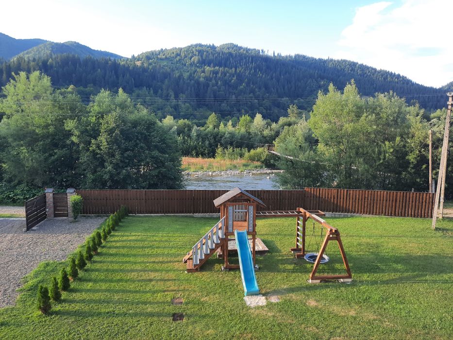 Котедж "Карпатський двір" .Відпочинок в карпатах.Оренда будинку