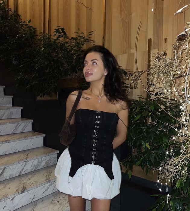 Комплект (корсет + спідниця-шорти (2 шт) в чорному і білому кольорах)