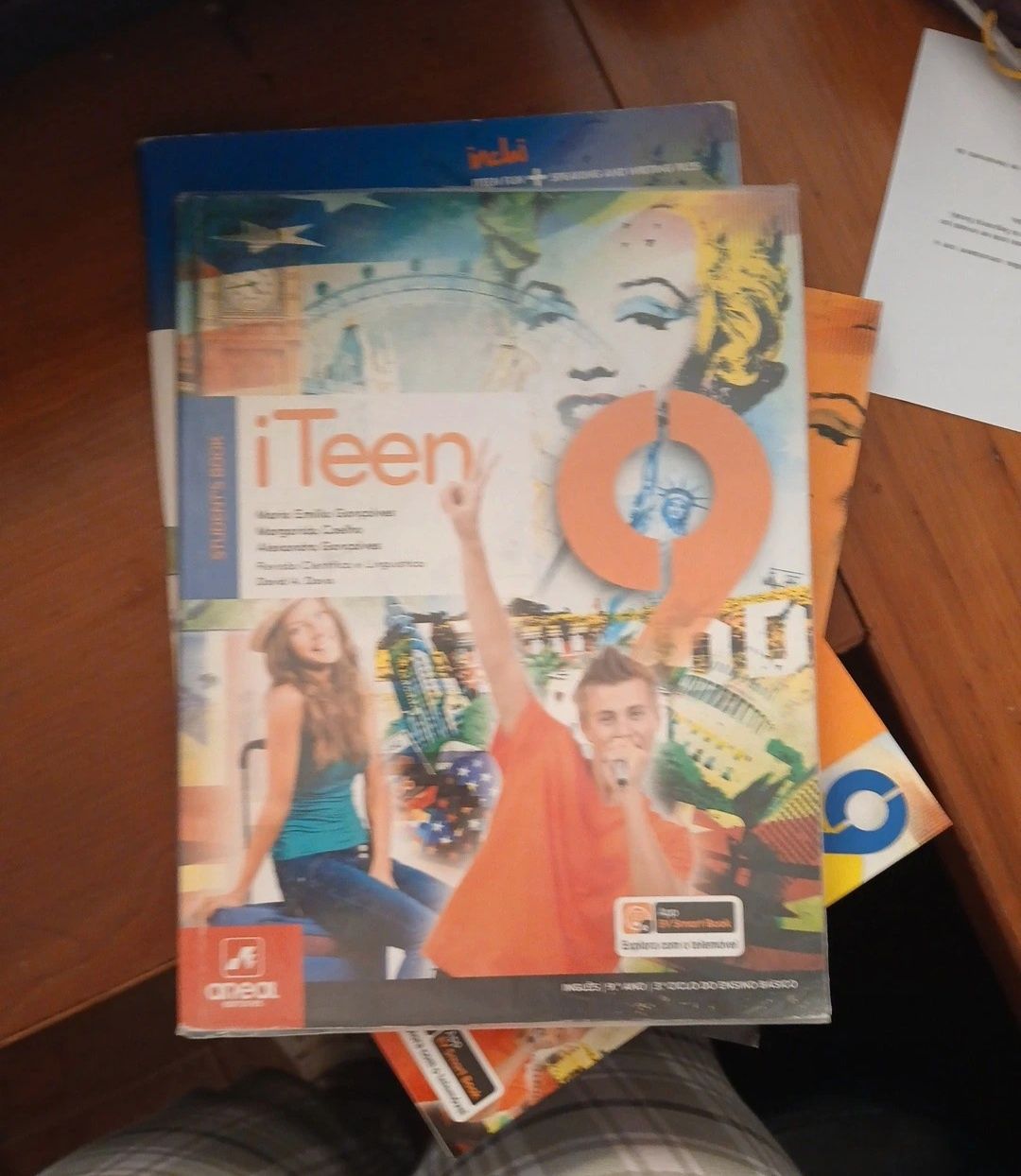 Manual e cadernos de fichas de inglês 9°ano "iTeen 9"