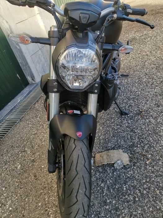 DUCATI MONSTER 821 DARK 2018 (como nova)