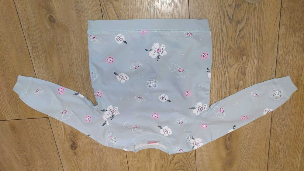 bluza SOCUTE rozmiar z metki 98
2 - 3 LATA