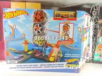 Хот Вілс Трюки на шиномонтажі Hot Wheels City Super Twist Tire  HDP02