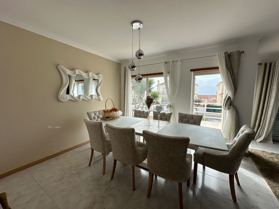 Moradia T4 para Arrendamento de Longa Duração – Lourinhã