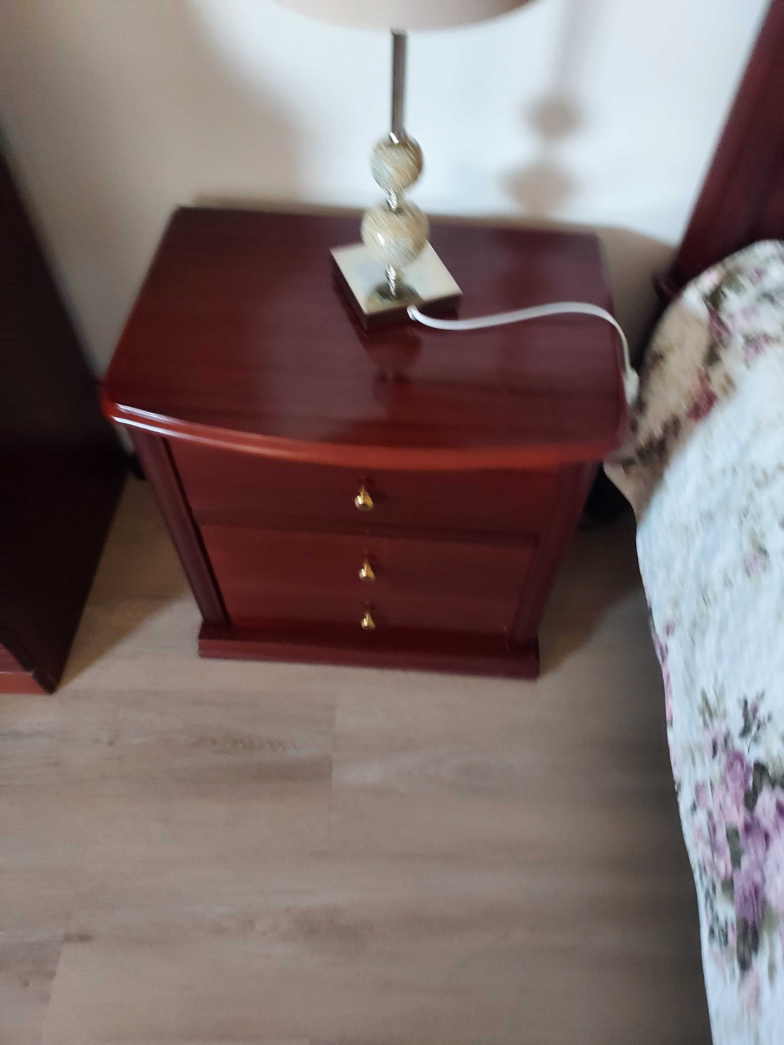 Mobília de quarto em madeira