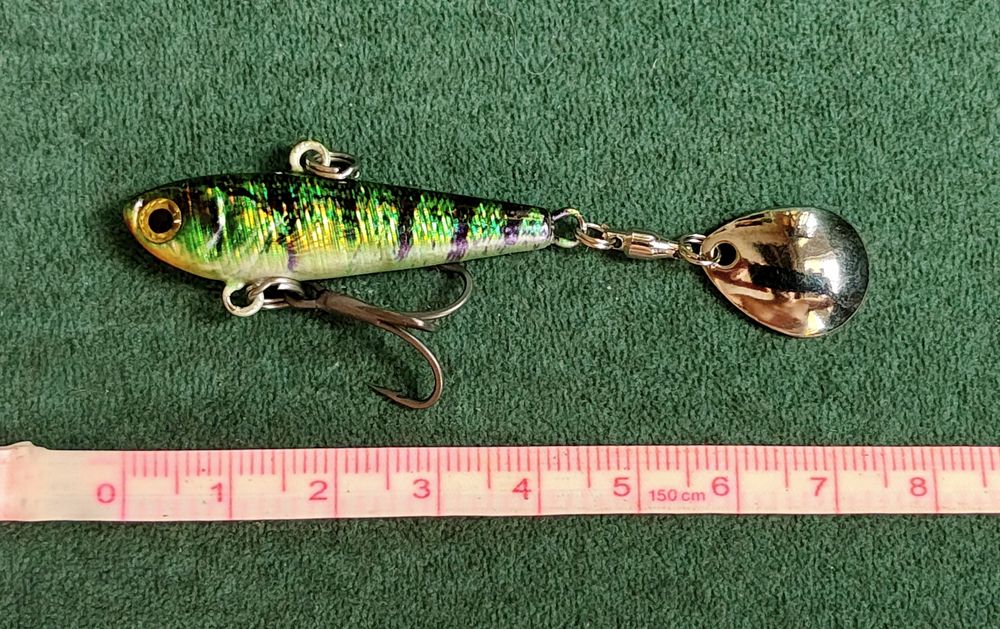 Przynęta spinningowa wirujący ogonek 19,5g wobler. Okoń, wersja premiu