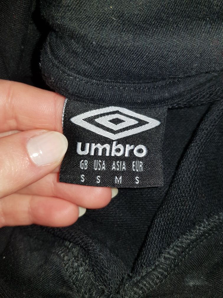 Bluza umbro z kapturem