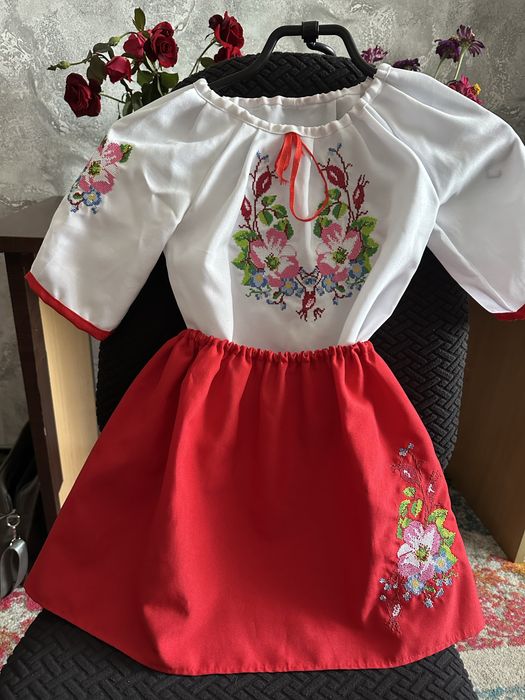 Вишиванка. Комплект. Вишита сорочка і спідничка для дівчинки