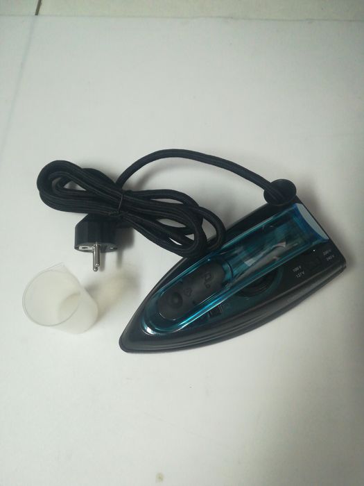 Ferro de passar a vapor de viagem