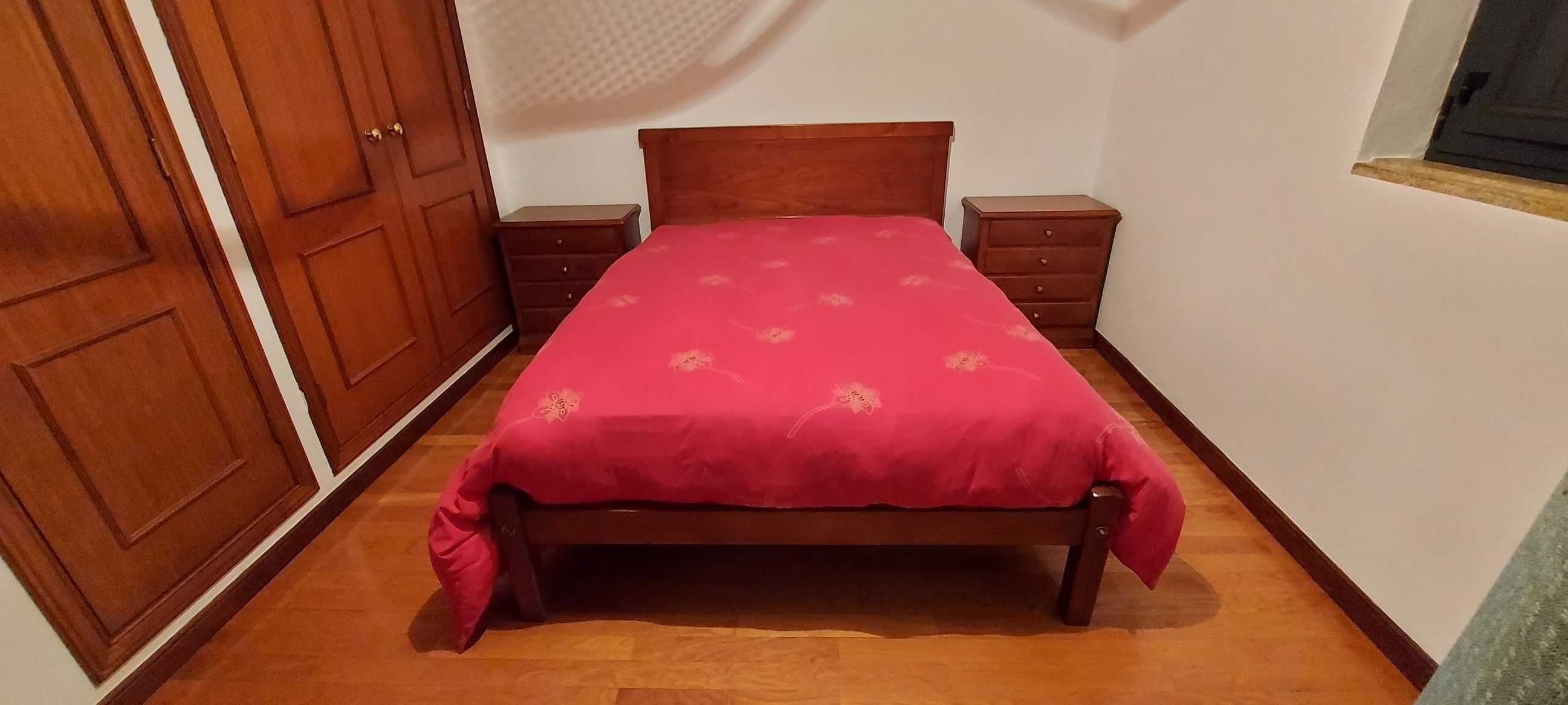 Vendo cama de casal