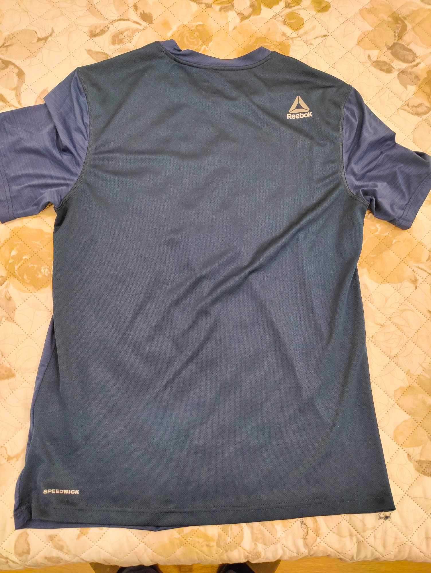 T-shirt Reebok tam. M excelente