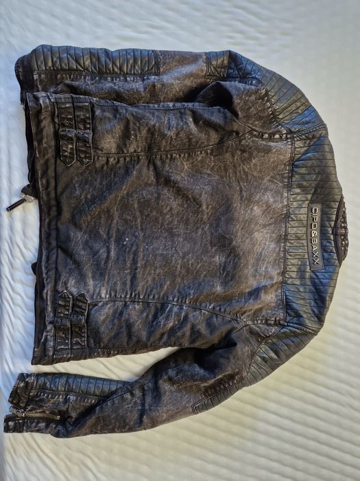 Czarna przecierana kurtka męska CBJ