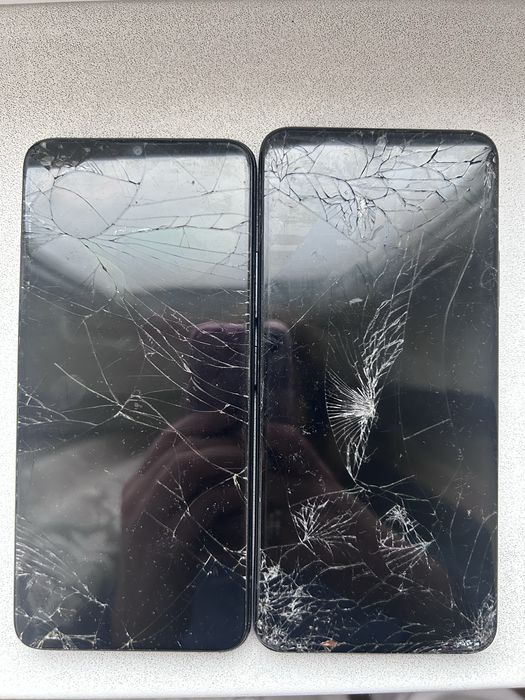 Телефони на запчастини