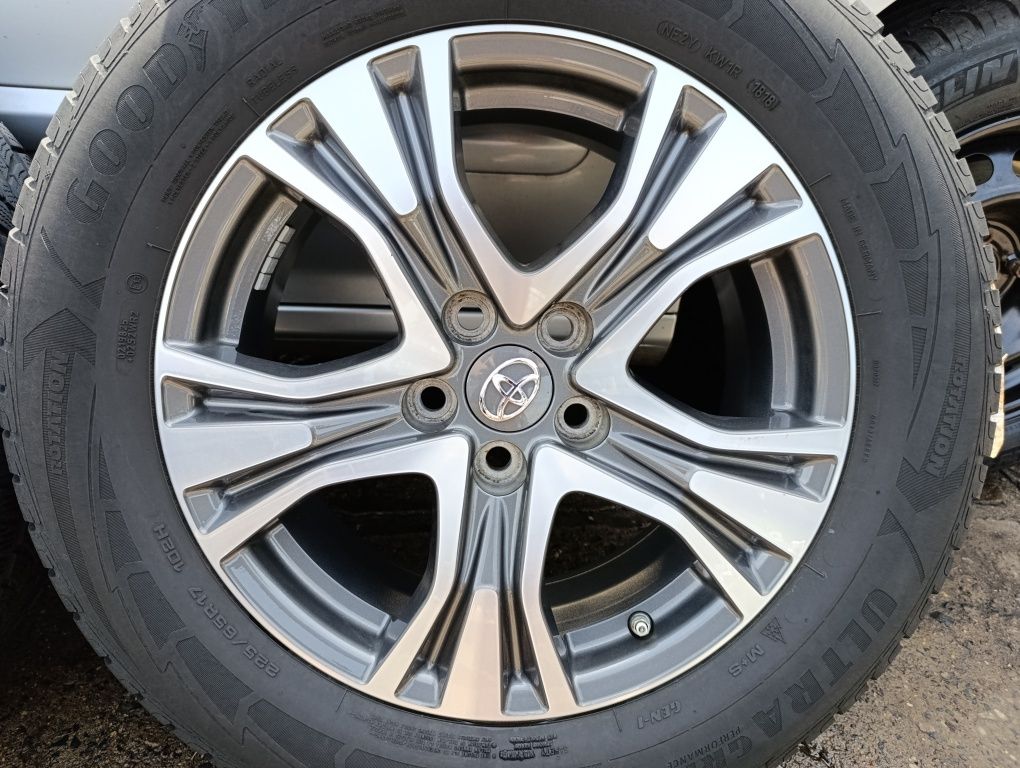 Toyota RAV4 felgi aluminiowe 17 cali jak nowe z Niemiec