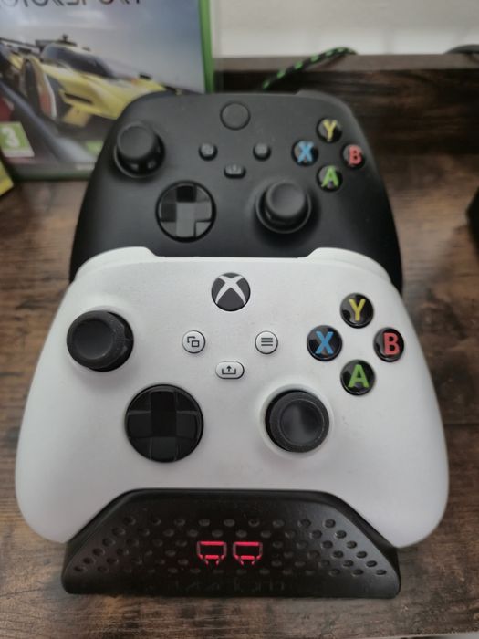 Xbox Series X zestaw 2 pady, ładowarka, 3 gry gwarancja