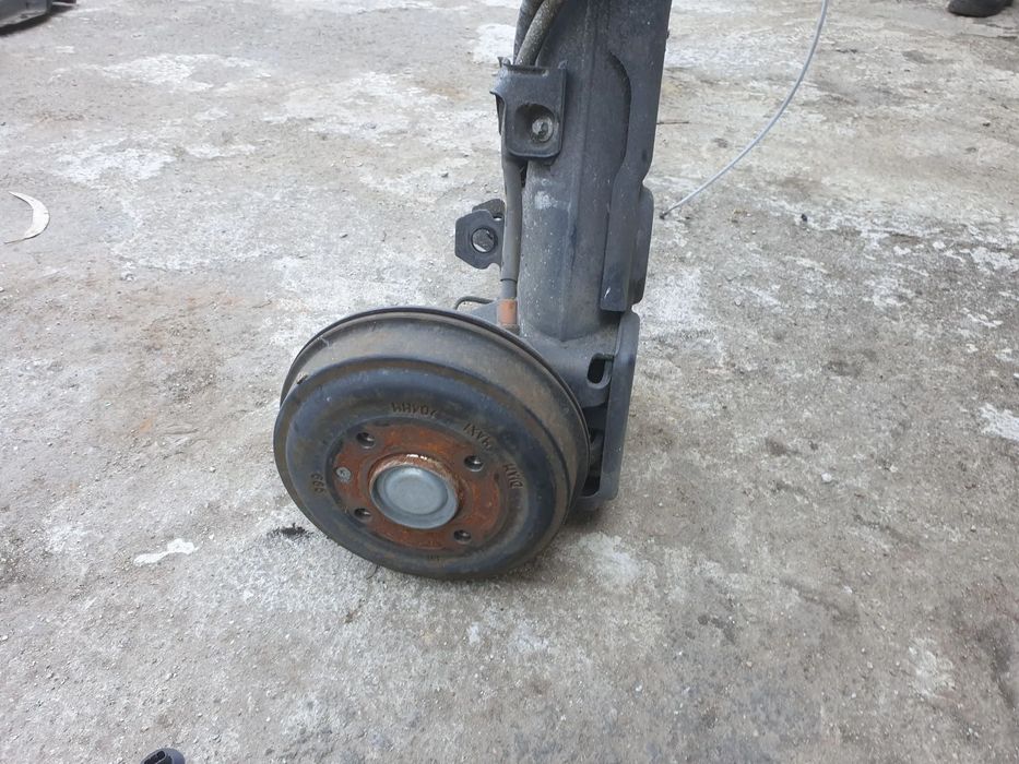 Eixo traseiro tambor PEUGEOT 208 II