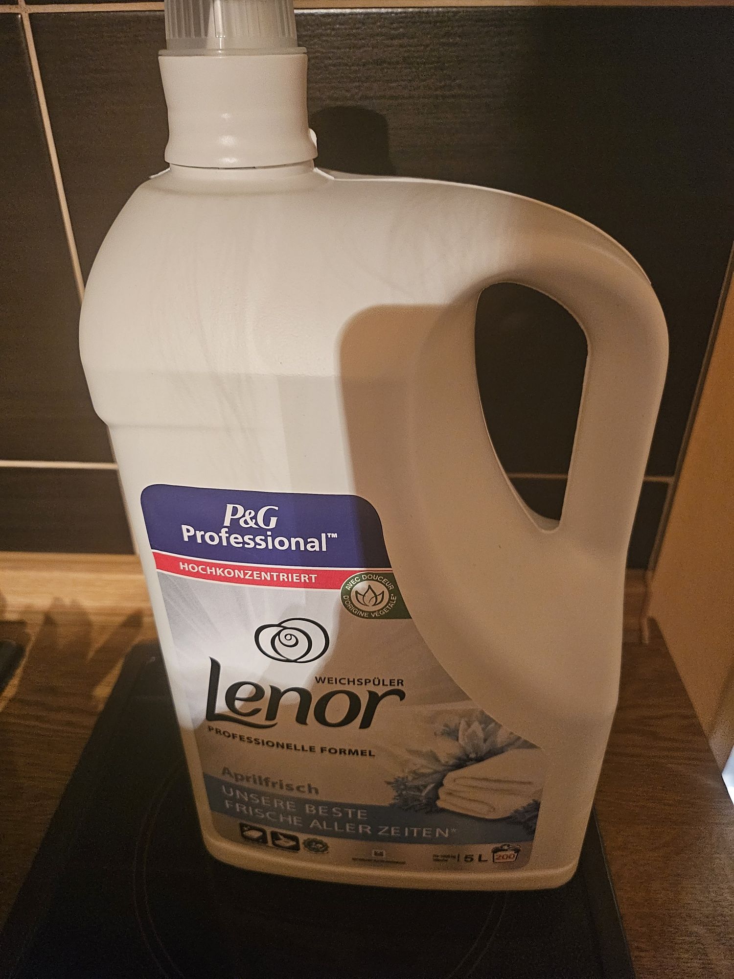 Lenor plyn do płukania 5l 200 prań