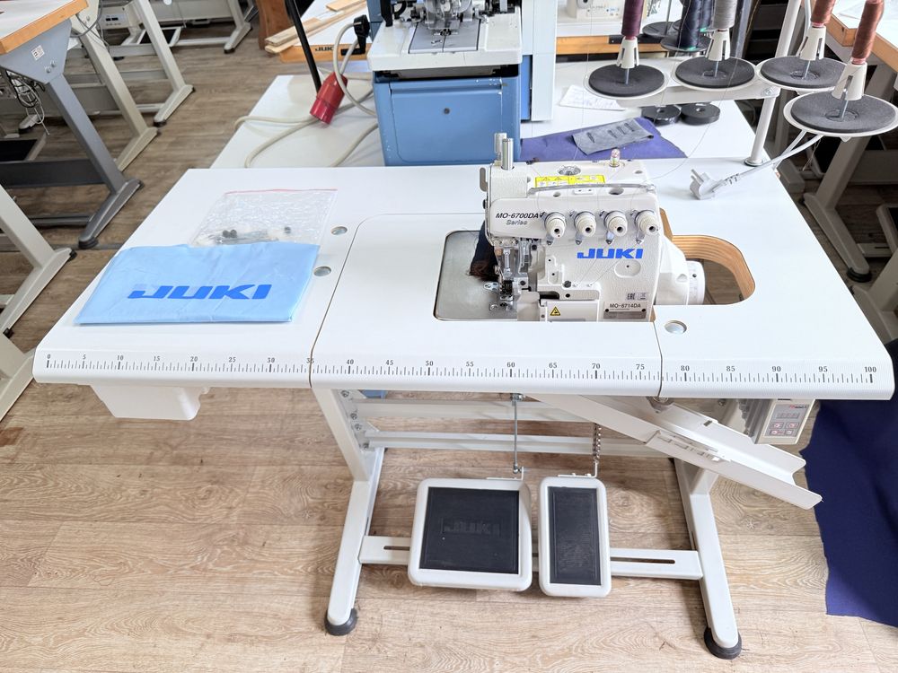 Overlock Owerlok Juki MO-6714DA 4 nitkowy Servo 230V Nowy DD FV23%
