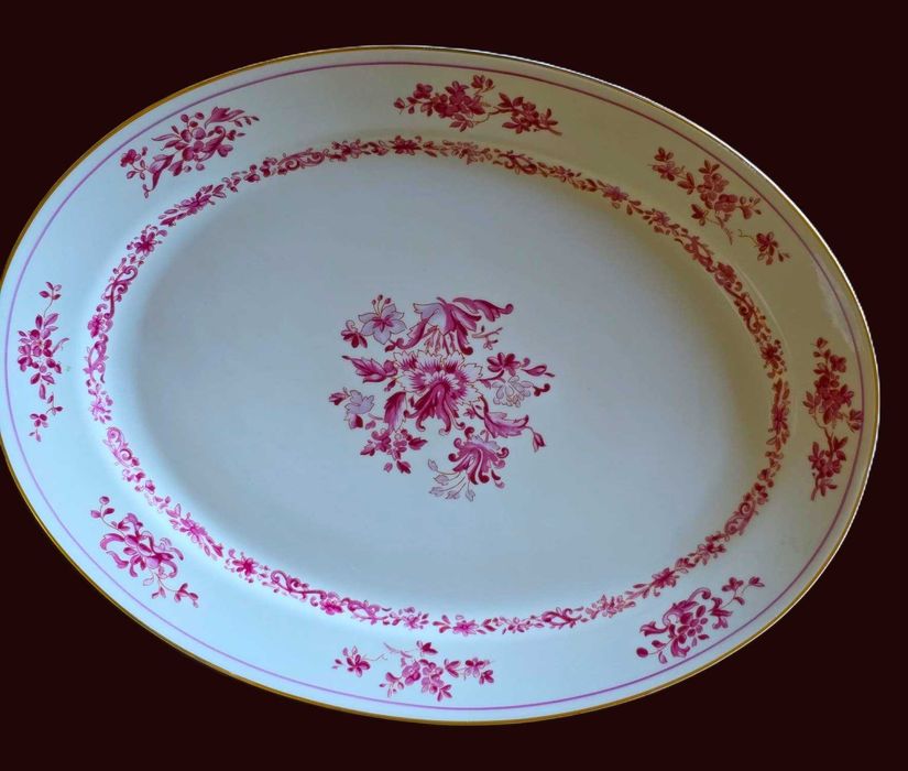 Vendo 2 Bonitas travessas Vista Alegre, modelo Tripoli rosa