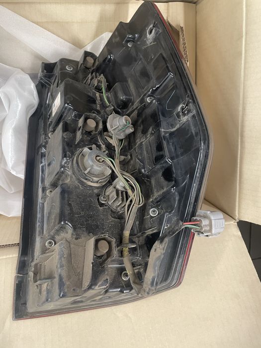 Ліхтар задній лівий L200 8330B211