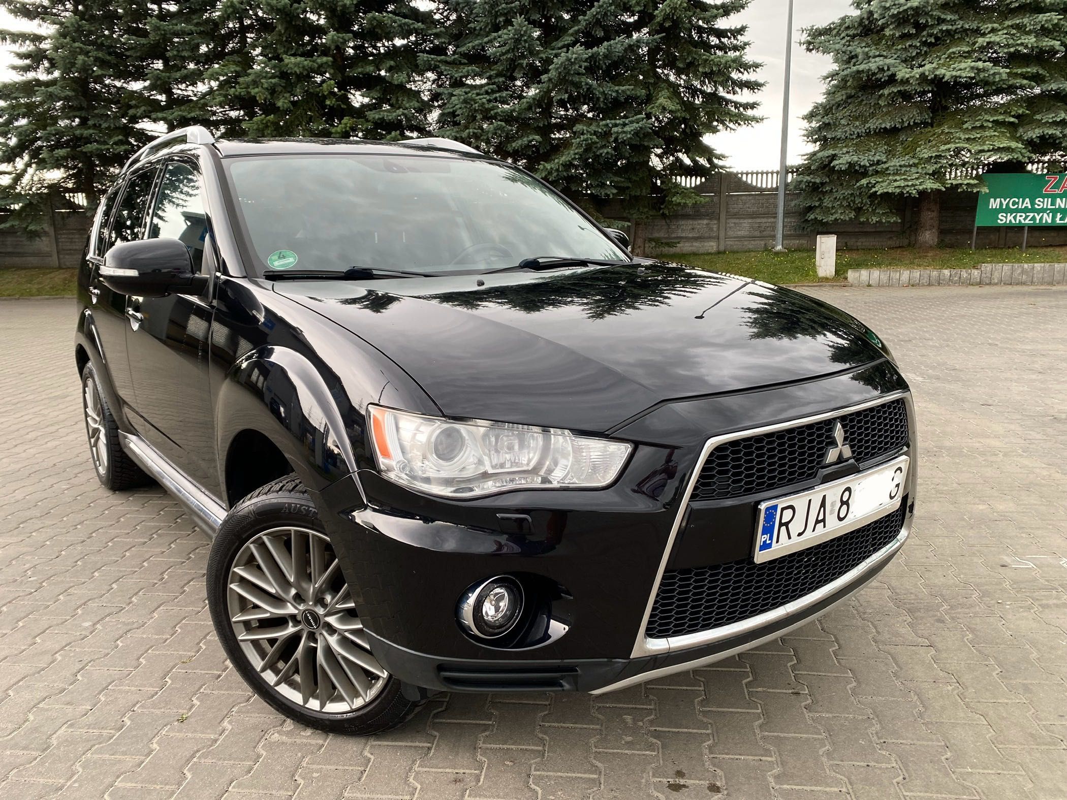 Mitsubishi Outlander 4x4•AUTOMAT•7osob•nowe opony•Niemcy•zarejestrowan