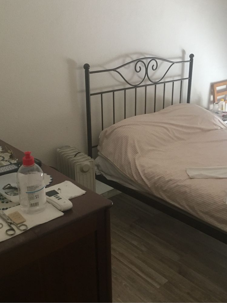 Arrenda se. Um quarto