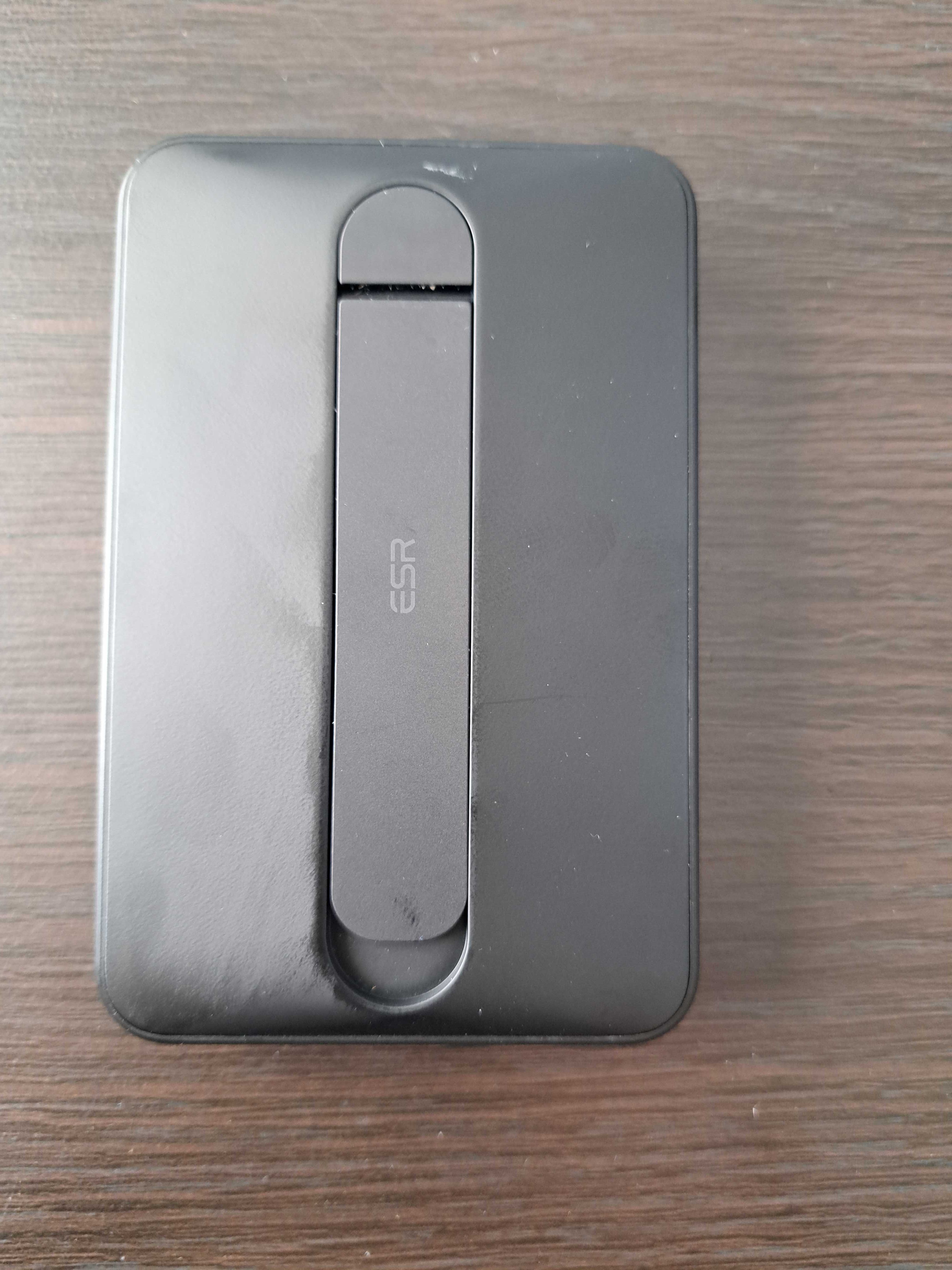 Magnetyczny bezprzewodowy Power Bank z podstawką ESR MagSafe 10000 mAh