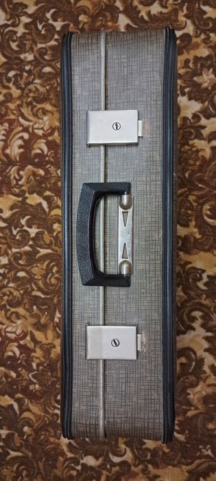 Ретро валізи для створення інтер'єрів...