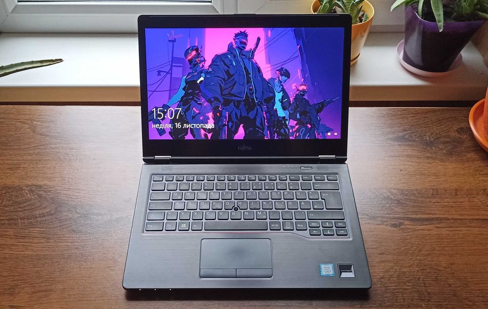 Ноутбук для роботи / Fujitsu U747 / i5-7200U / 8GB DDR4 / 256GB