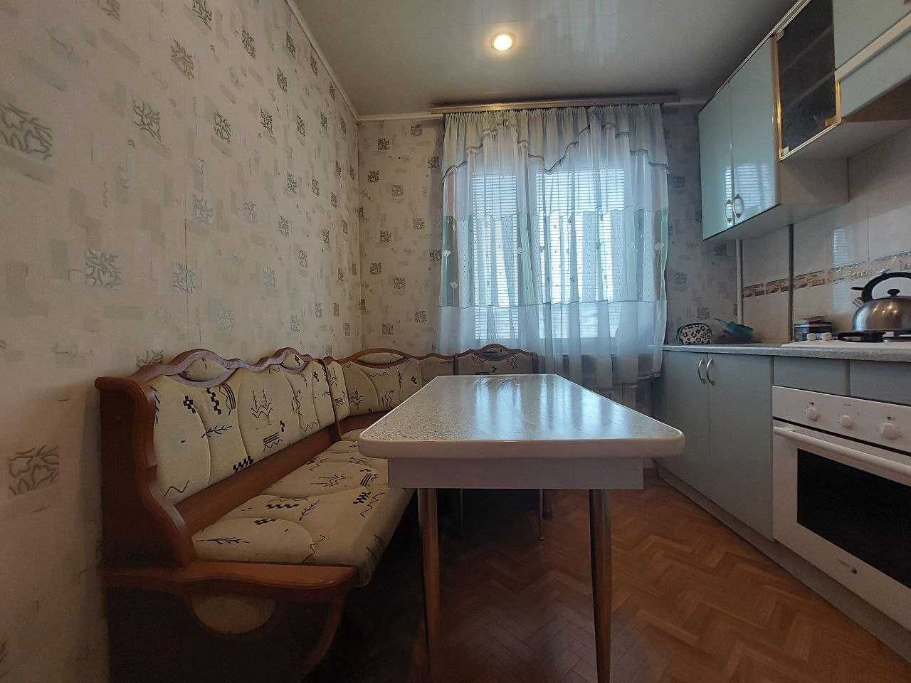 Продам кухоний стіл 120*60