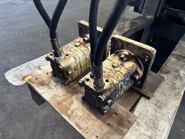 silnik hydrauliczny saper danfoss do wiertnicy komplet