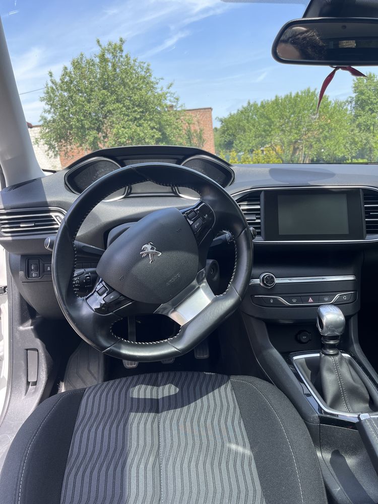 Peugeot 308 SW 1.6 BlueHDi 2014 rok