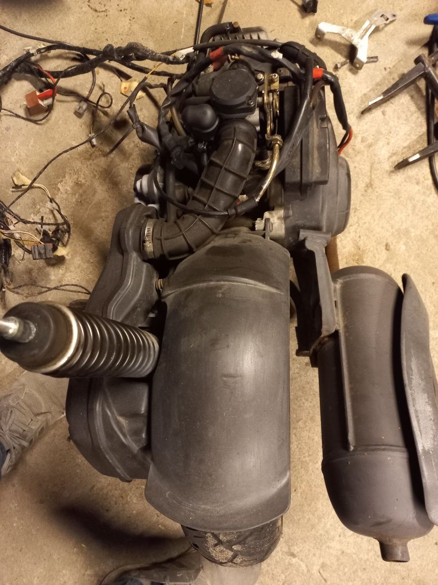 Silnik kompletny piaggio zip vespa 50