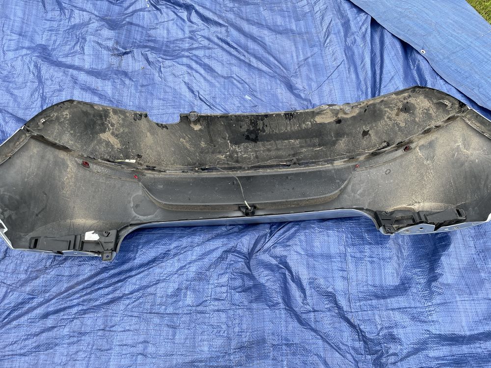 seat ibiza 4 zderzak tyl z czujnikami parkowania i wiazką