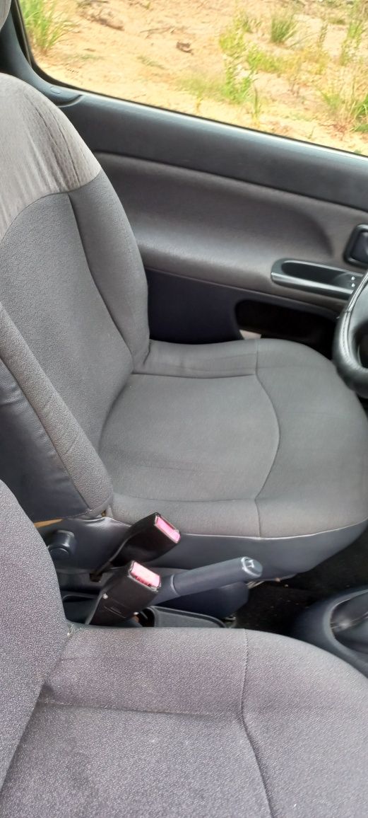 Vendo ou troco Clio 2 Lugares