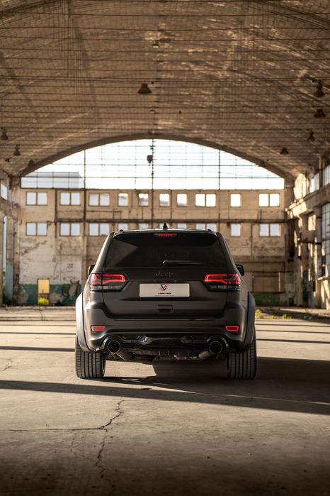 Jeep Grand Cherokee SRT 500 KM | Wynajem aut Sportowych | Luksusowy