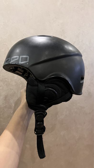 Дитячі велошолом Giro та гірнолижний шолом RED