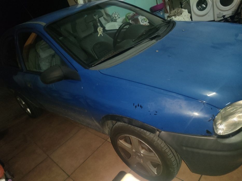 Opel Corsa ano1995 15D Isuzu 5lugares