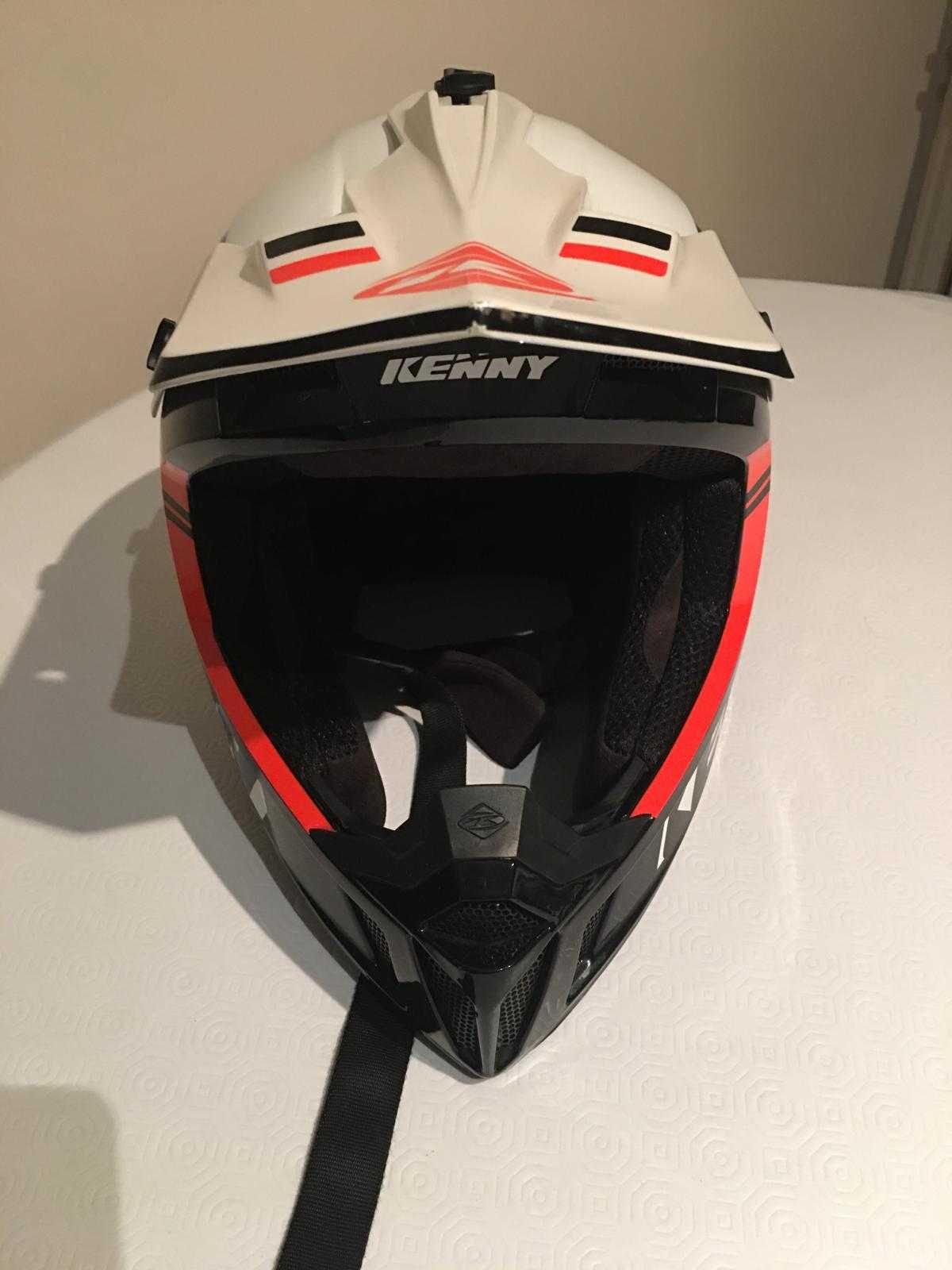 Capacete usado 2/3 vezes + óculos