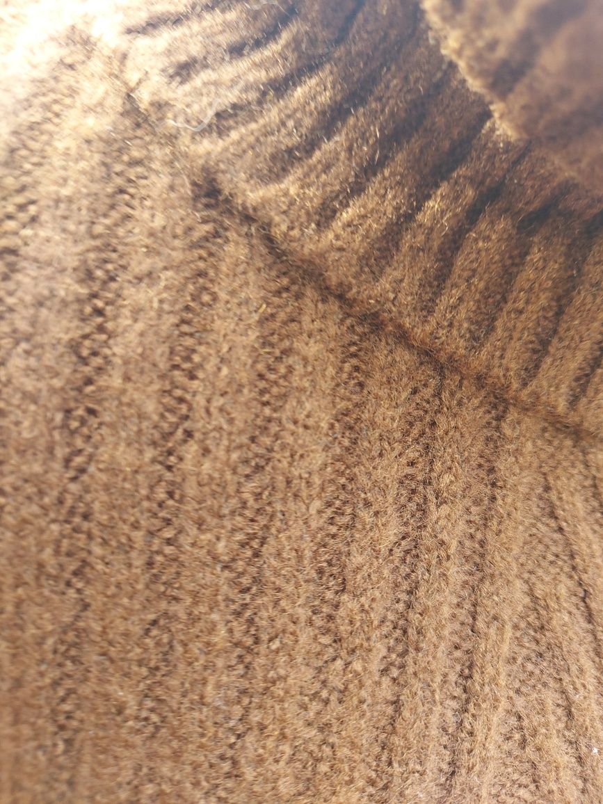 Sukienka z golfem zimowa rozmiar S firma Stradivarius to raczej 4XL/5X