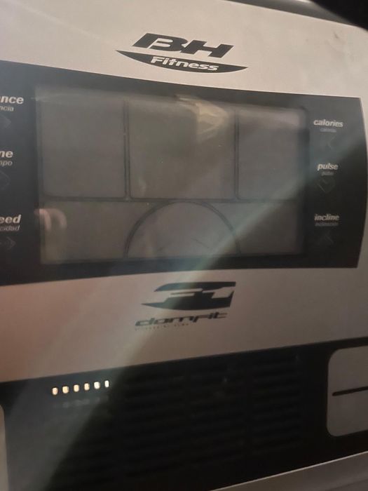 Passadeira elétrica marca BH Fitness