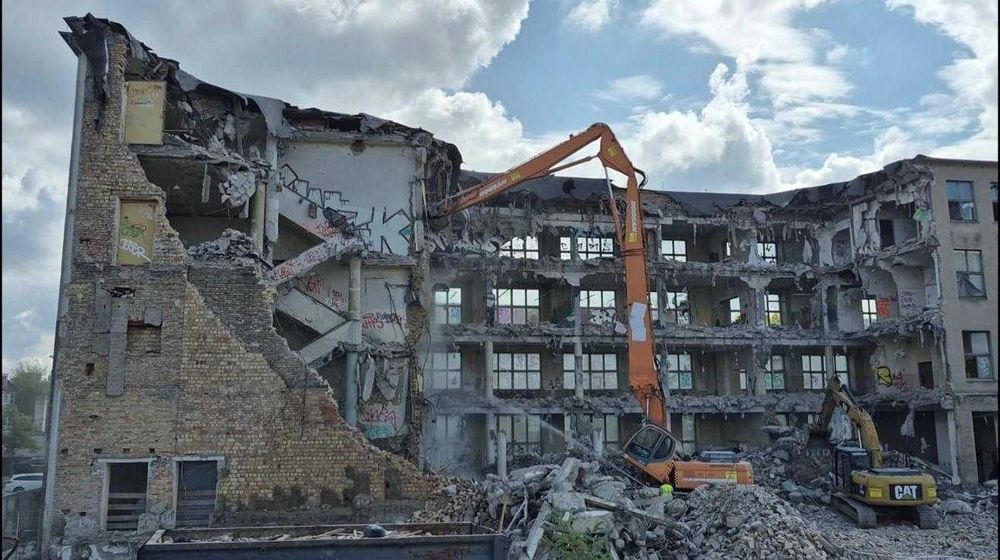 Roboty ziemne i wyburzeniowe/rozbiórki/ wyburzenia/ koparka/ spycharka