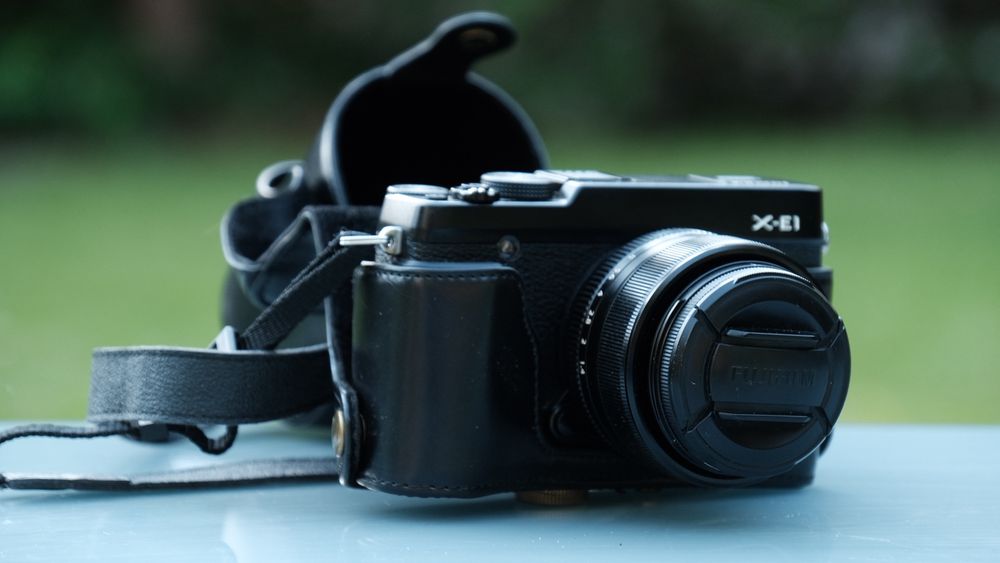 Aparat FUJIFILM X-E1 Fujinon FX 35 R1:1.4 (Made in Japan 21A14210)