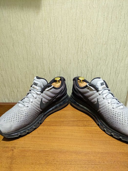 Nike Air Max 2017 чоловічі бігові кросівки розмір 41,5-42 (27 см)