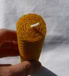 Hand rolled beeswax candles - Velas de cera de abelha enrolada à mão