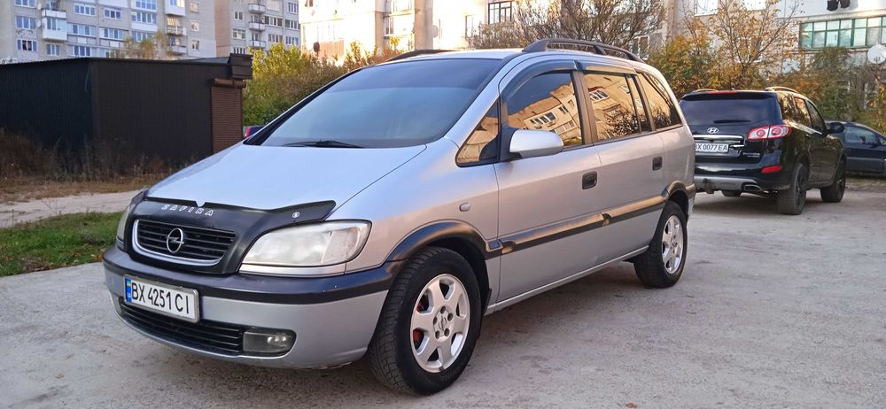 Мінівен Opel Zafira 2.00 л дизель 7 місць,