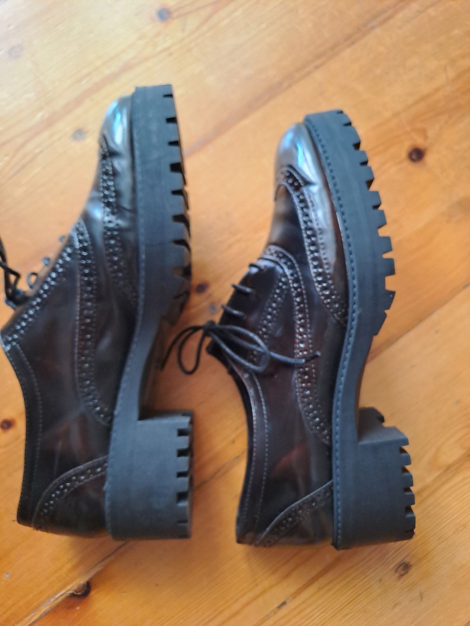 Sapatos atacadores estilo inglês