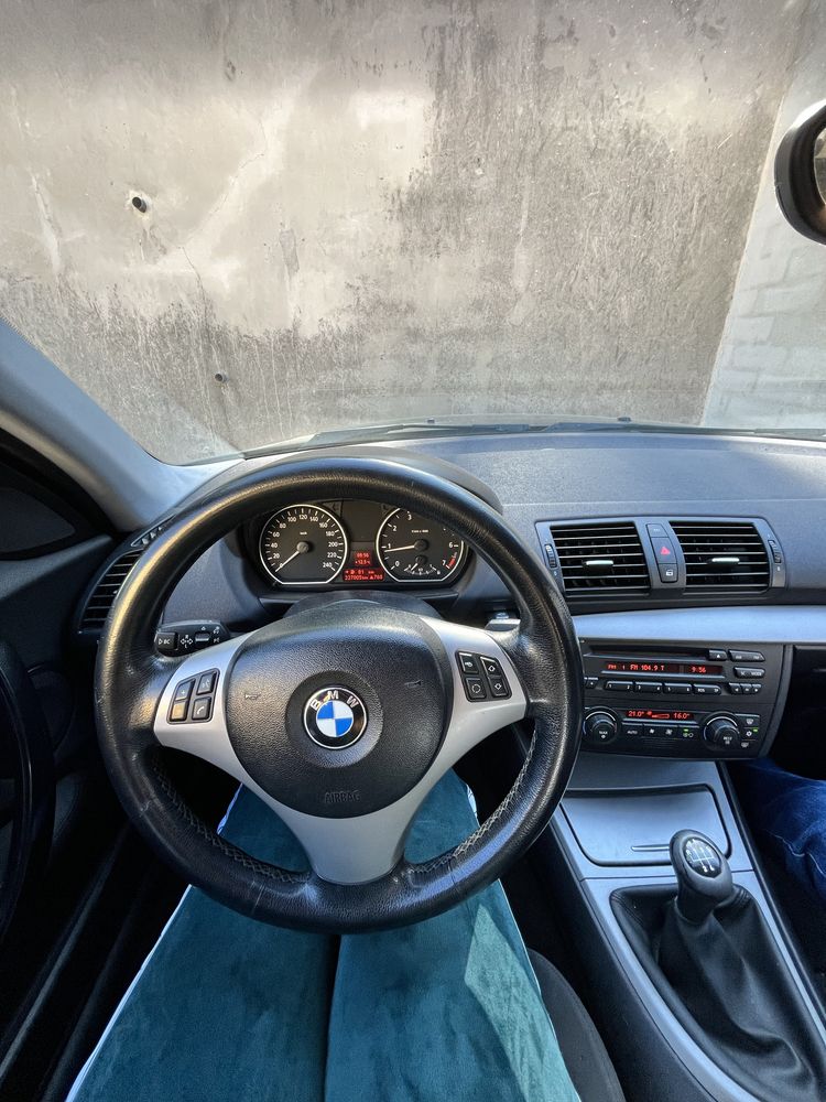 BMW E87 samochód osobowy