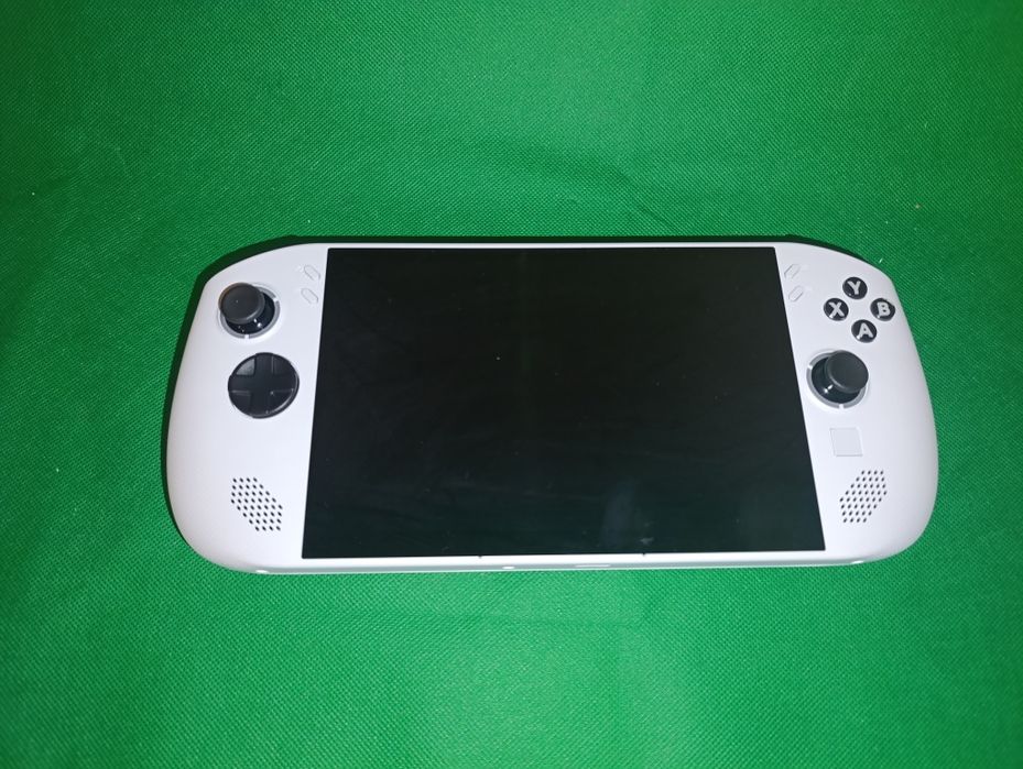 Consola portátil Lenovo Legion Go S *z2 go* (3 anos garantia)