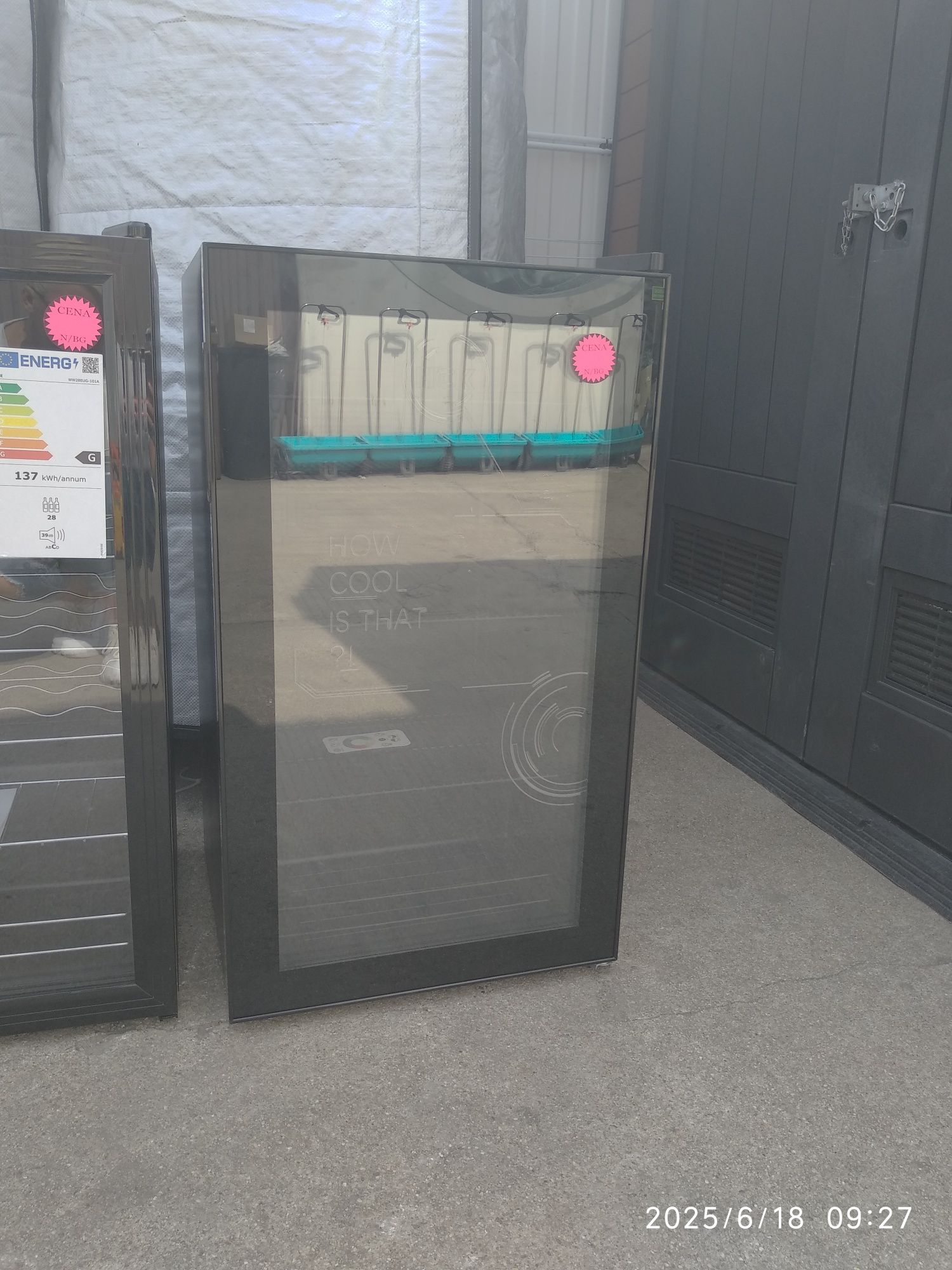 OUTLET Janki ul Wspólna 6 Lodówka przeszklona SC-98B
